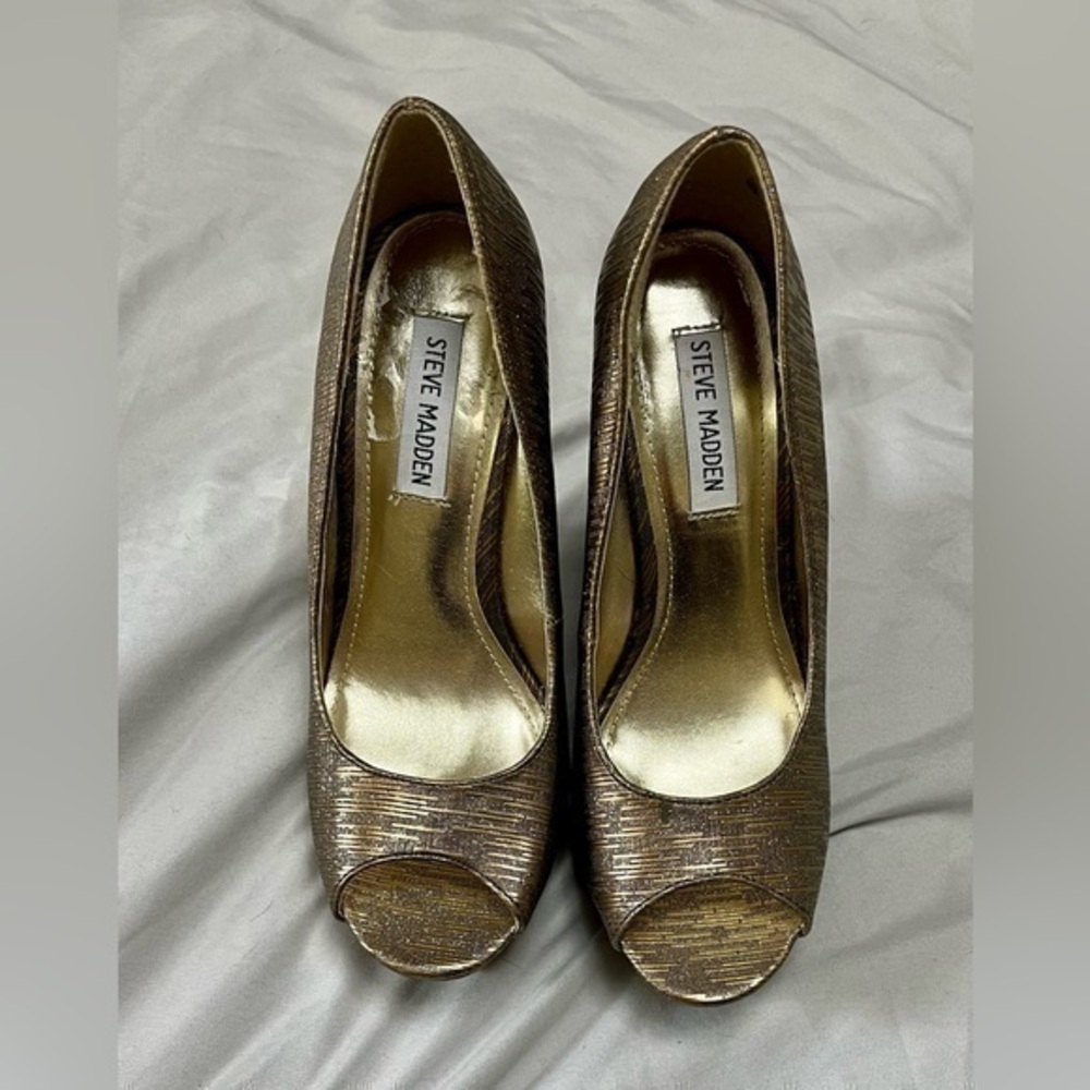 Steve Madden Gold Platform Wedges 7.5